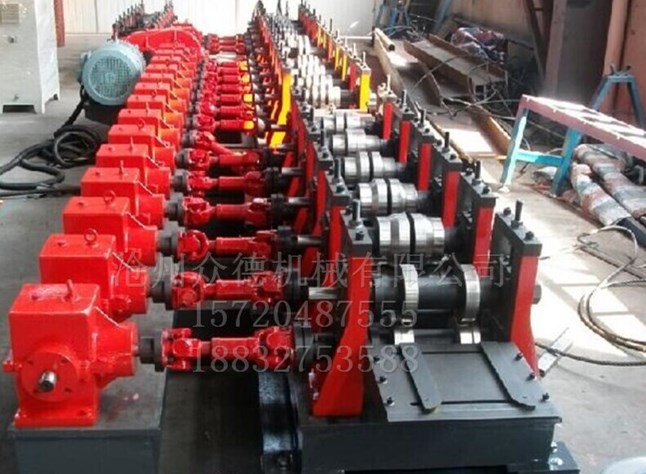 全自動太陽能光伏支架壓型機(jī)