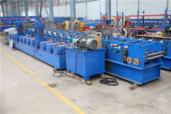 <b>加厚U型鋼成型設(shè)備</b>