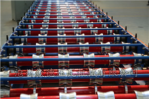 全自動(dòng)液壓導(dǎo)柱840型壓瓦機(jī)