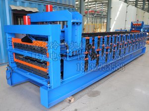 三層多型號(hào)彩鋼瓦